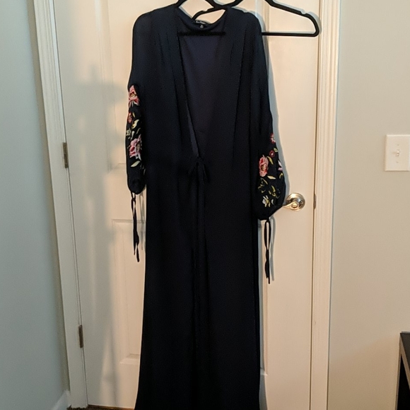 Lulus Dresses & Skirts - Long blue dress with flower sleeve details